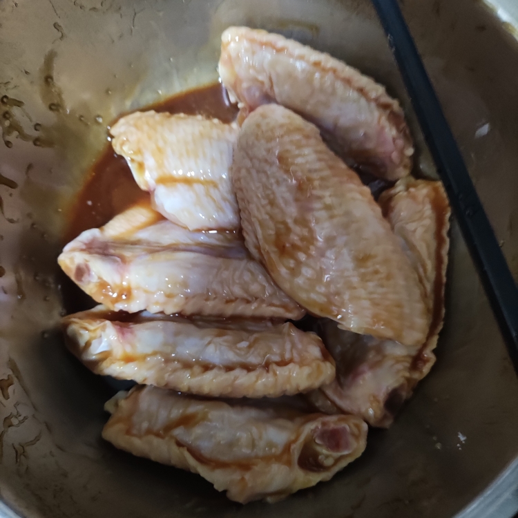 美味减脂燕麦鸡翅(空气炸锅版)的做法 步骤1