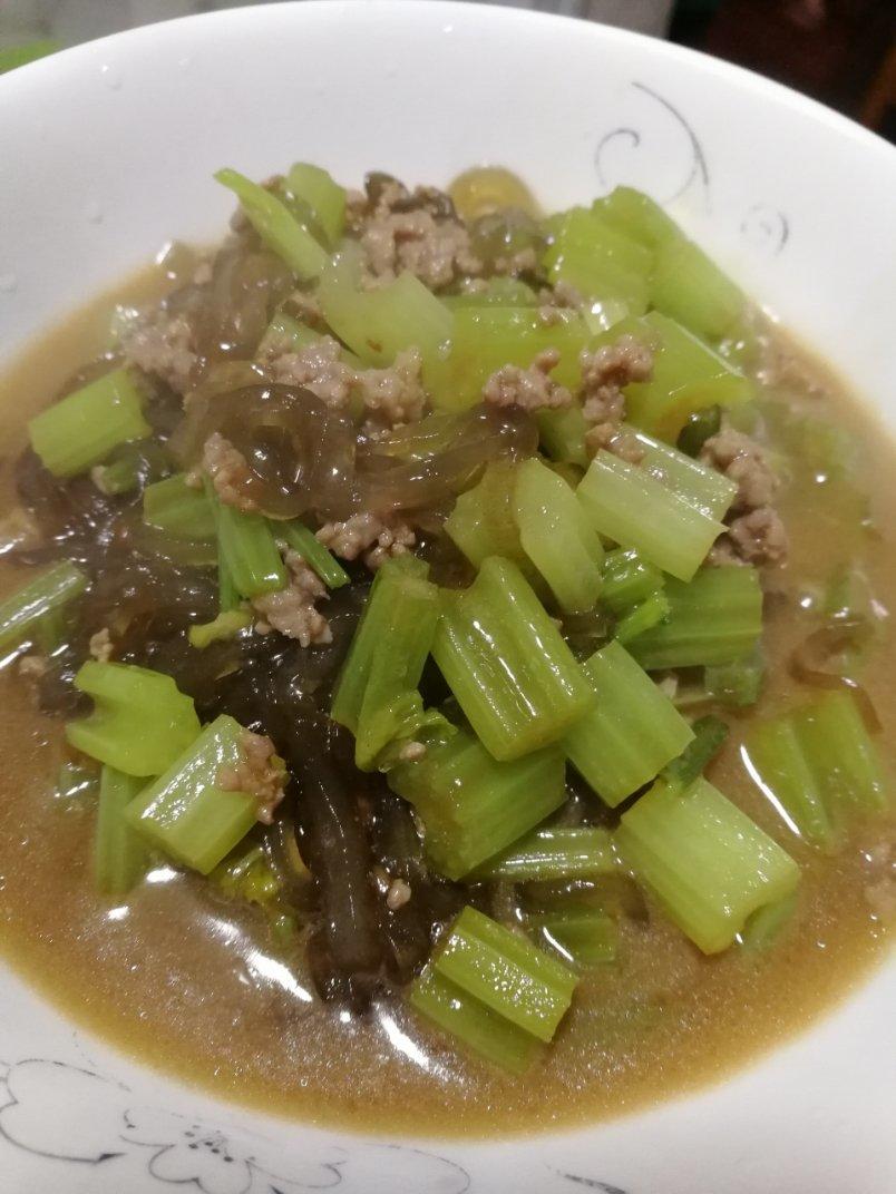 幼儿园的记忆——肉末粉条炒芹菜