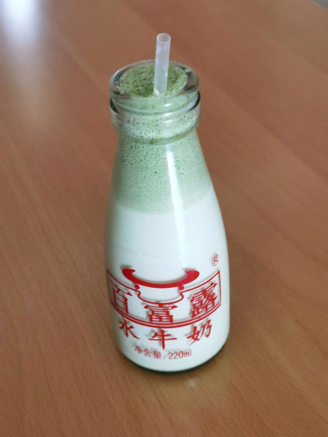 冰酿抹茶拿铁ICED MATCHA LATTE