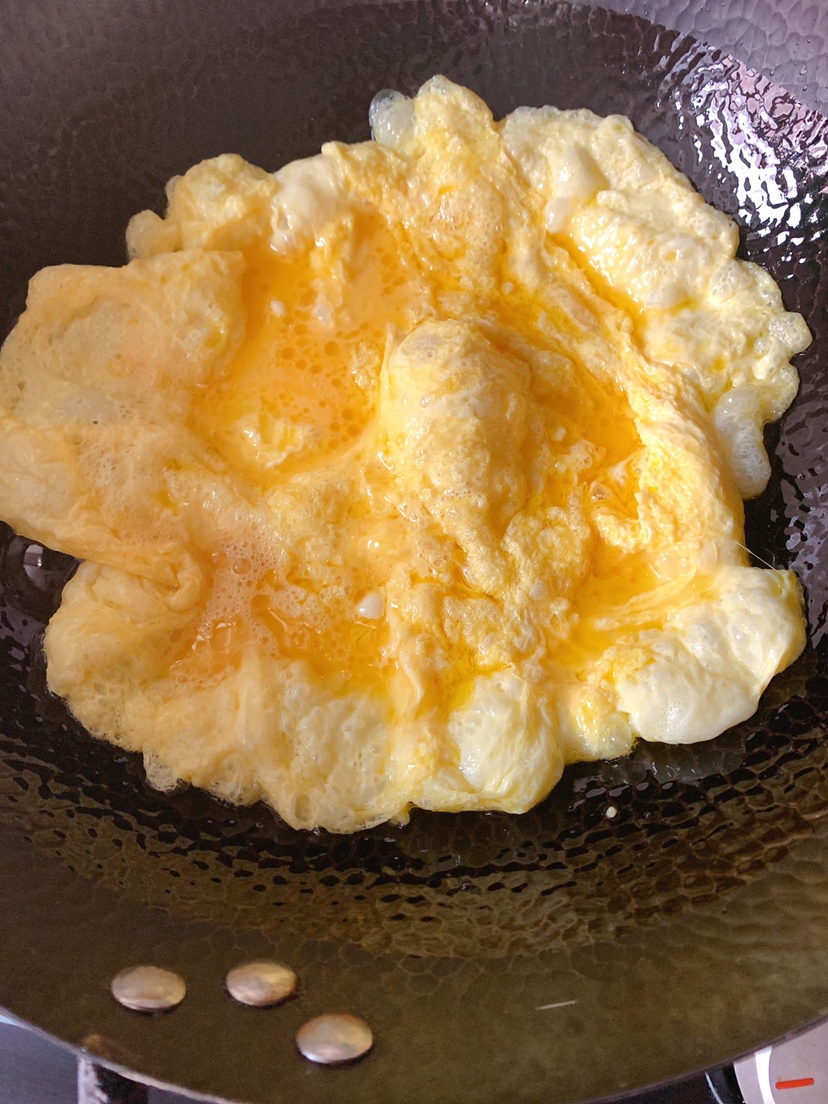 家常酱炒蛋（简单好吃😋）的做法 步骤2
