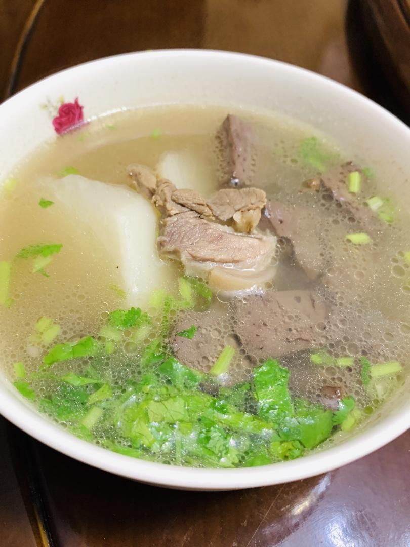 清炖羊肉汤