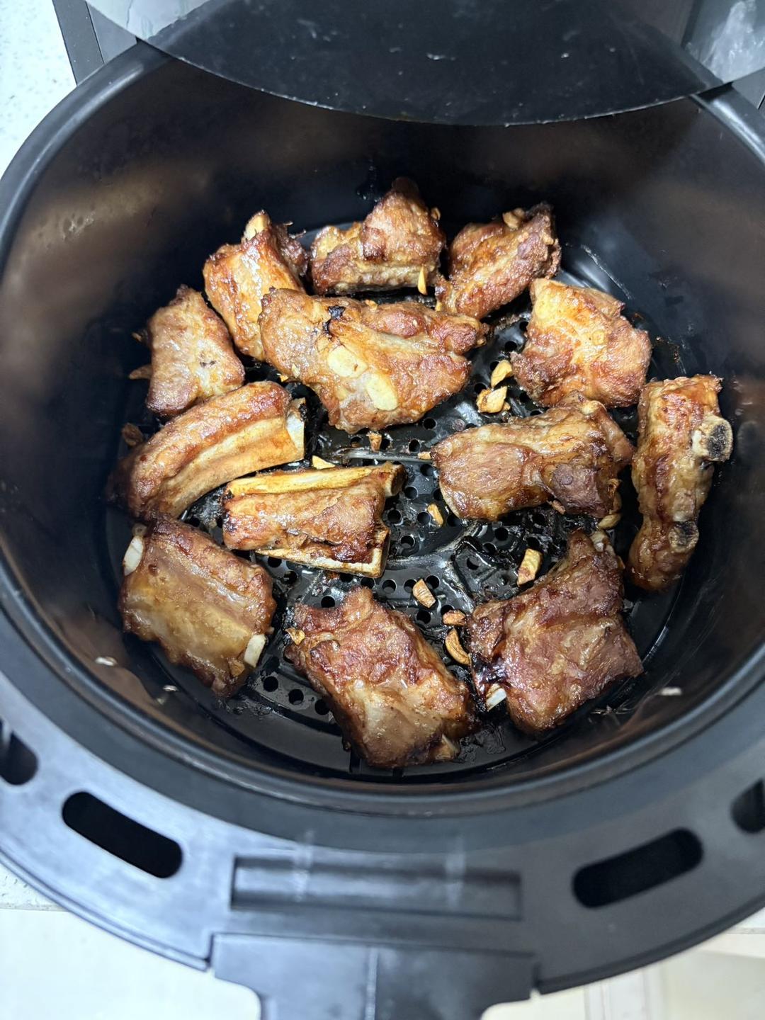 空气炸锅蒜香排骨，巨香巨好吃，简单易操作