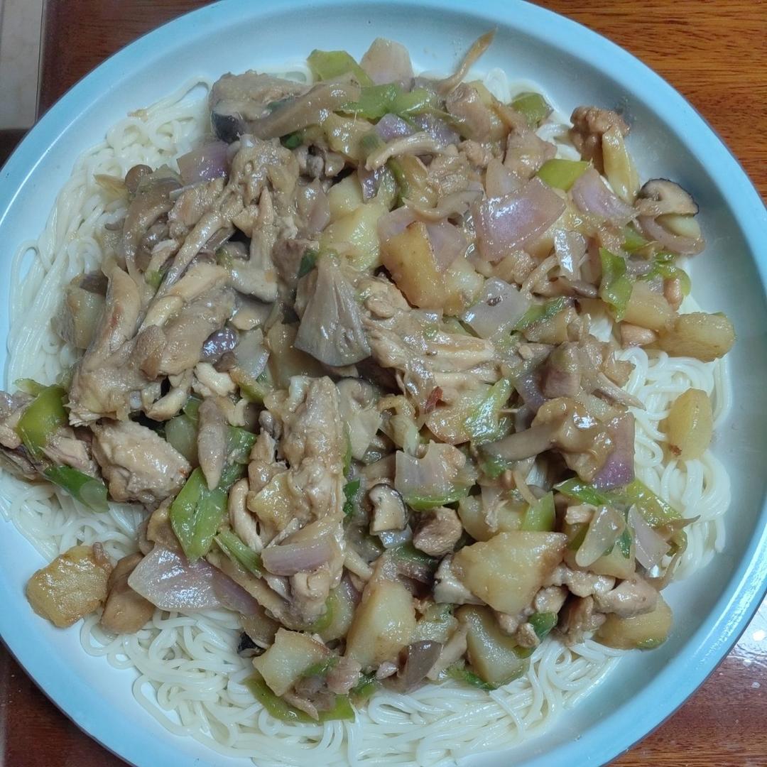百吃不厌简单易做的大盘鸡拌面