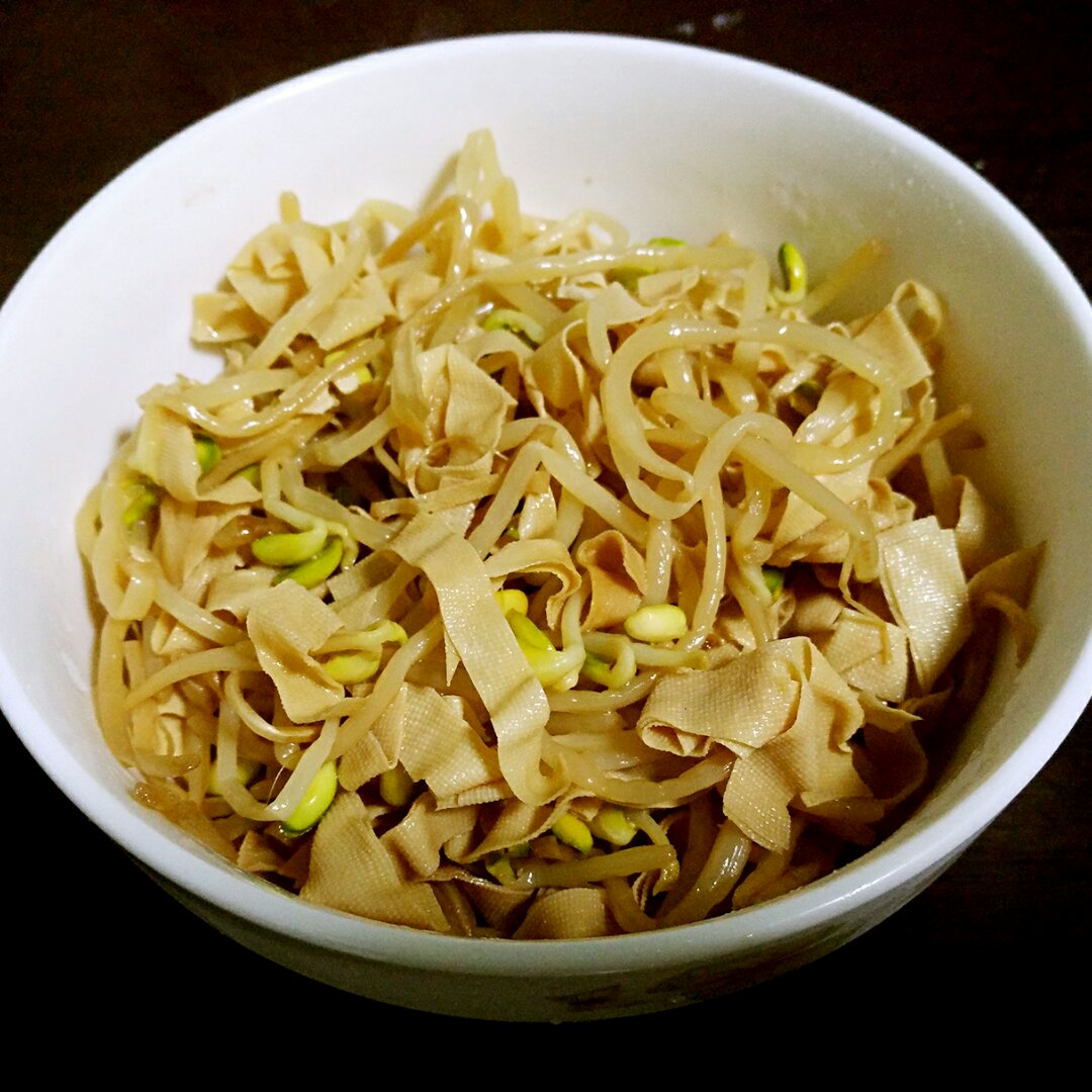 绿豆芽炒干豆腐