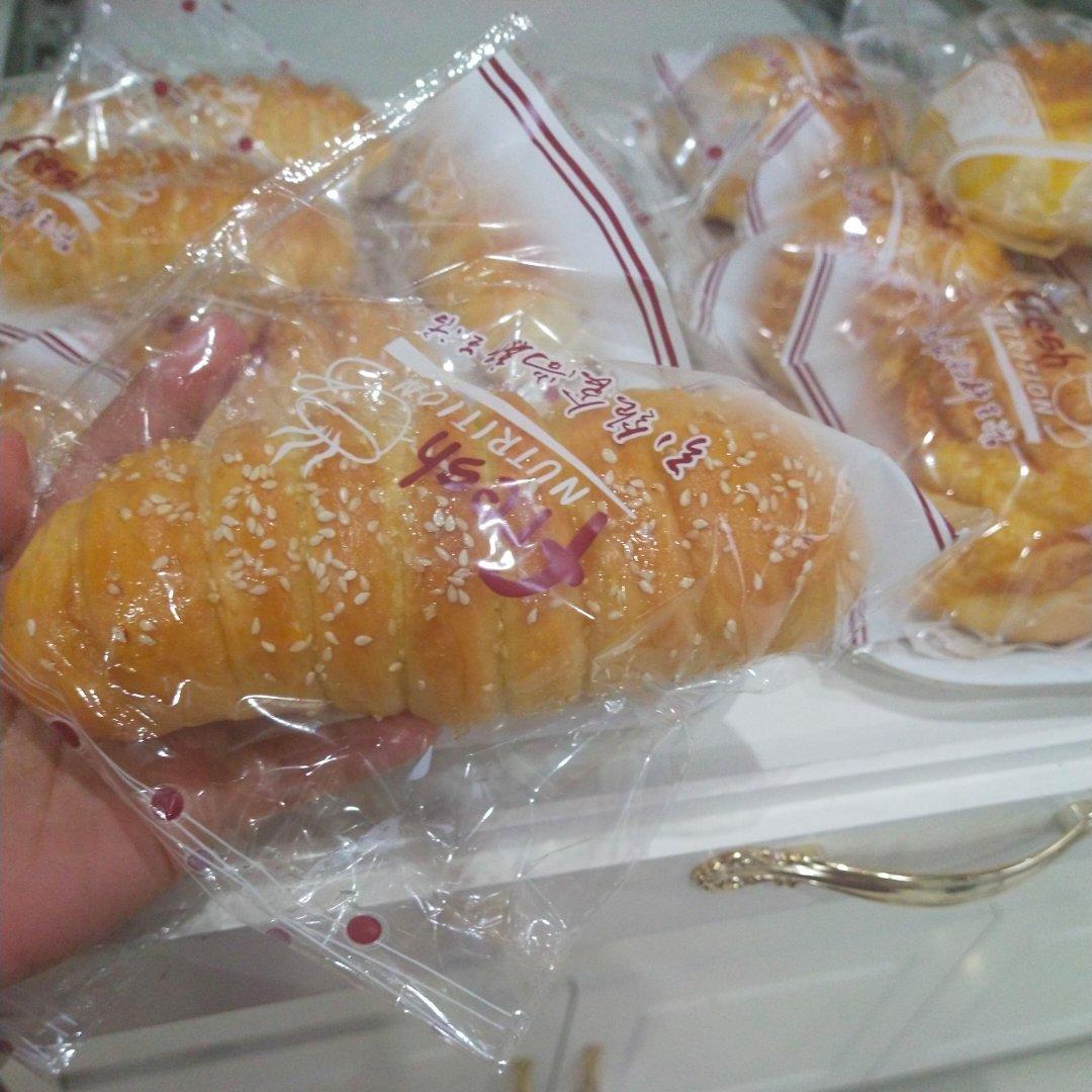 小美  毛线球面包