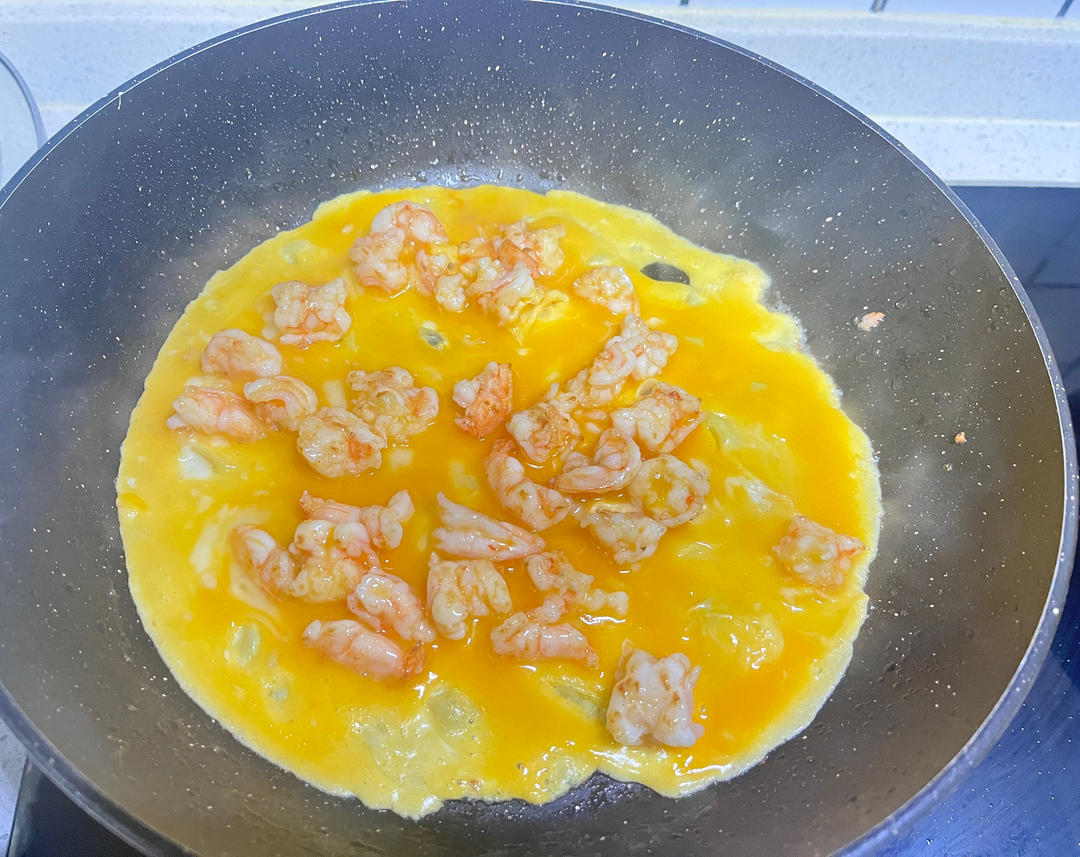 虾仁跑蛋