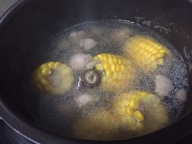 香菇鸡腿汤