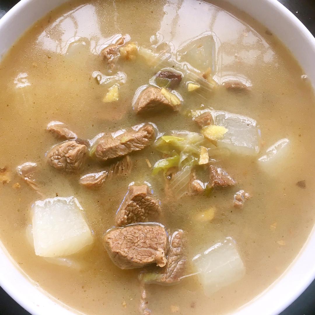 牛肉炖萝卜