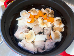 响螺片海底椰胡萝卜汤的做法 步骤5