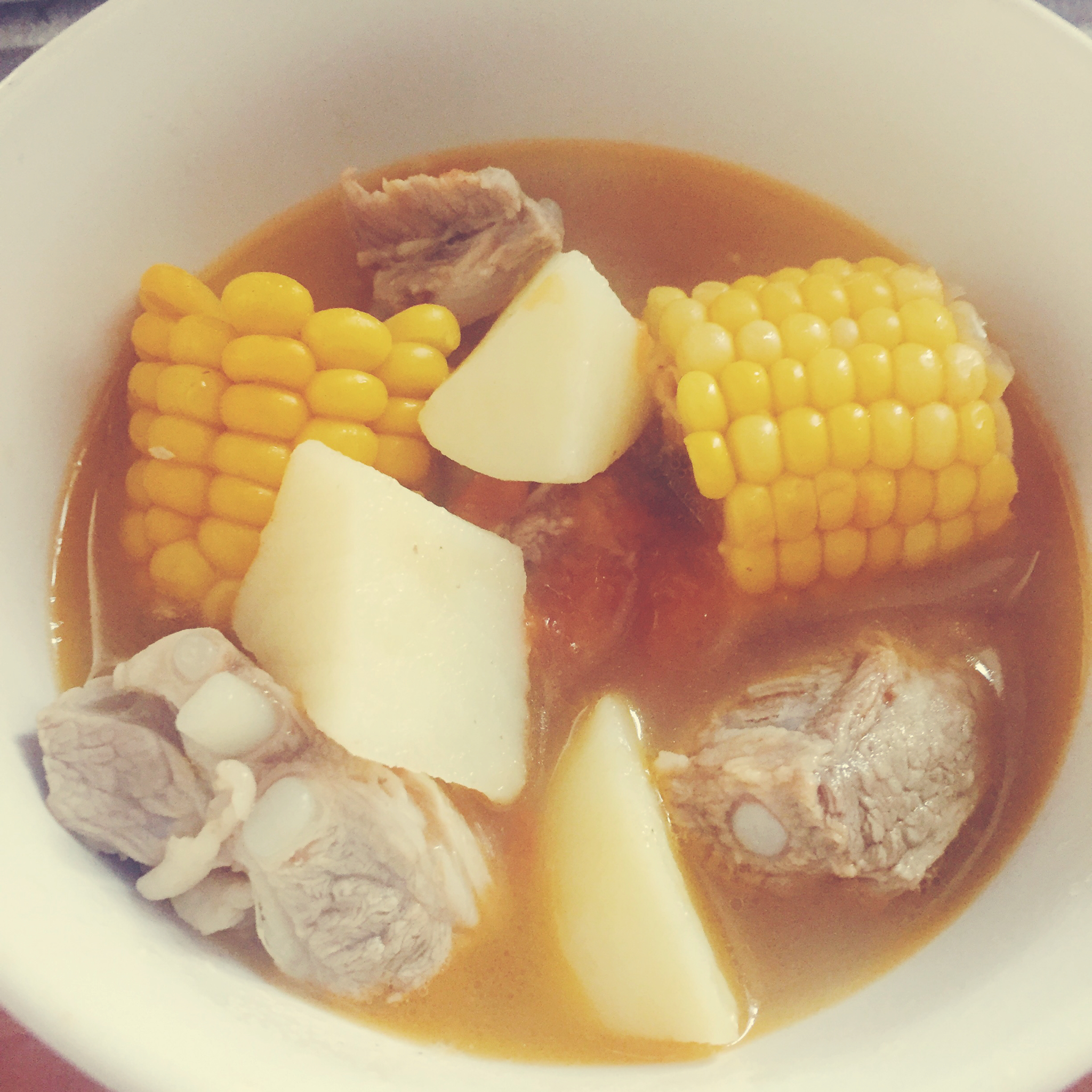 番茄土豆玉米排骨汤
