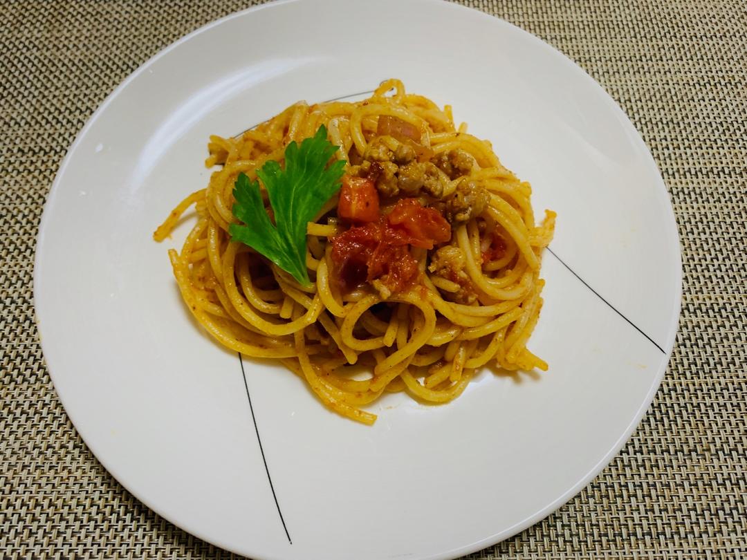 番茄肉酱意大利面