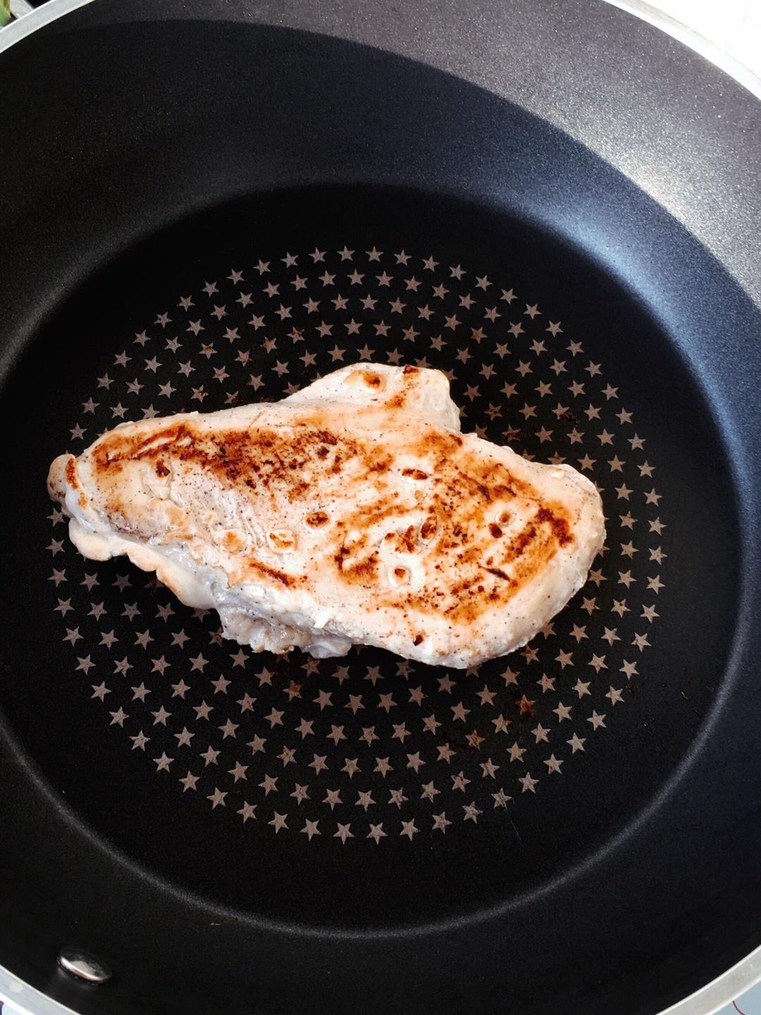 蒜香鸡胸的做法