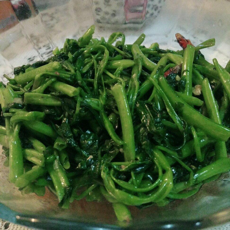 炝炒空心菜（不黑的秘密）