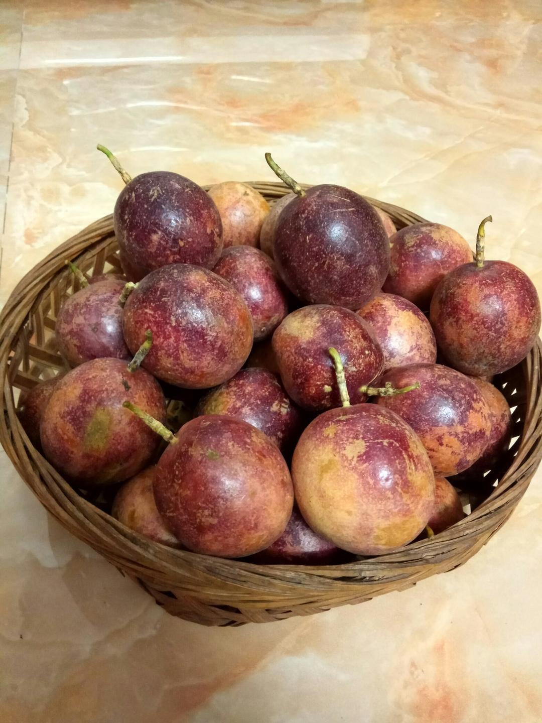 百香果的朴素吃法（百香果汁）