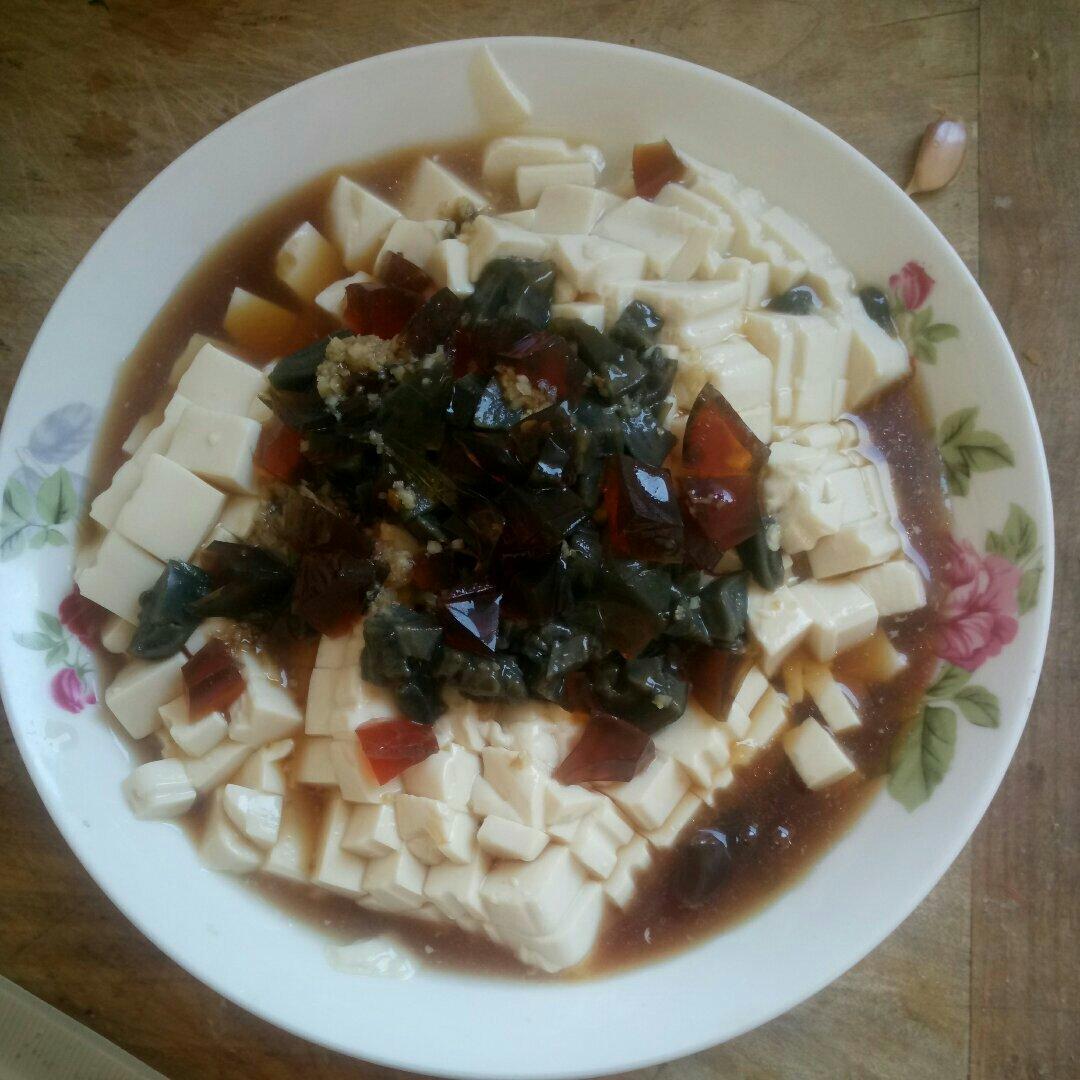 皮蛋拌豆腐