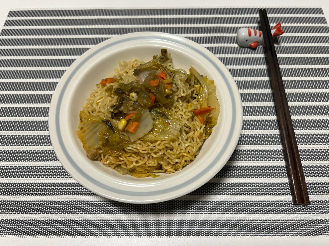 🌈泡面的神仙吃法！酸爽开胃的茄汁酸菜泡面