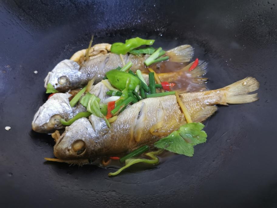 红烧野生划鱼的做法