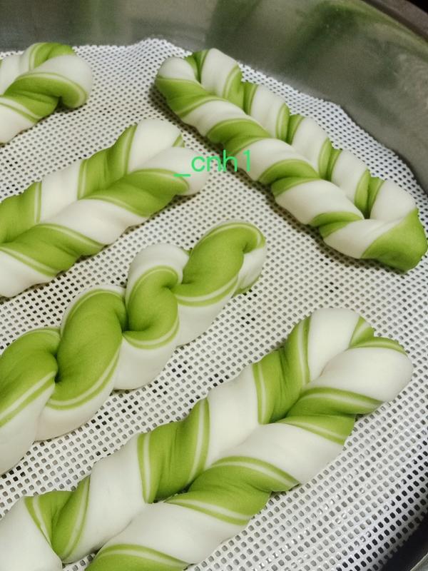 菠菜双色麻花卷 *花儿馒头305