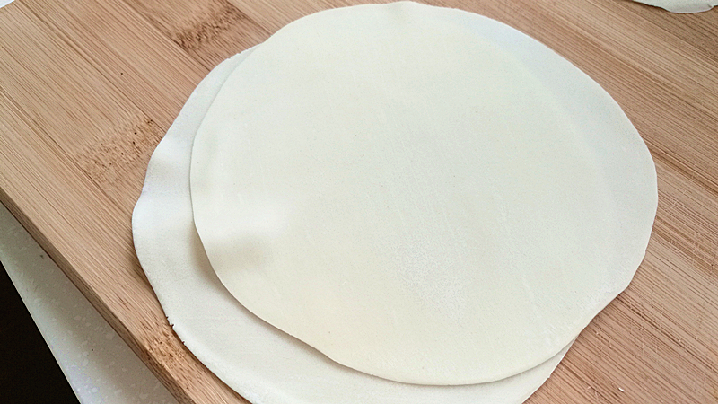 肉松葱油饼（饺子皮版）的做法 步骤4