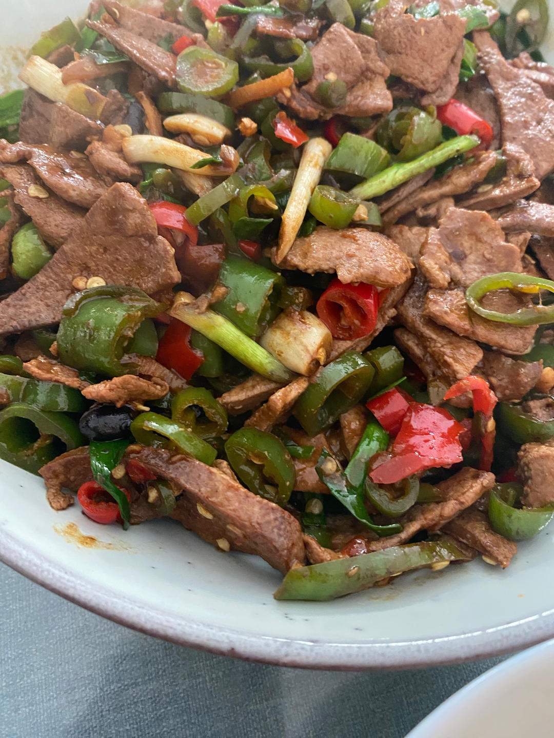 野性十足的湘西名菜【土匪猪肝】，吃它一定要备足米饭！