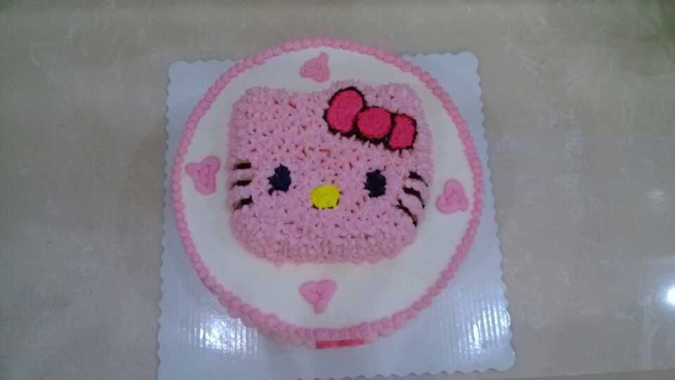 奶油水果装饰蛋糕