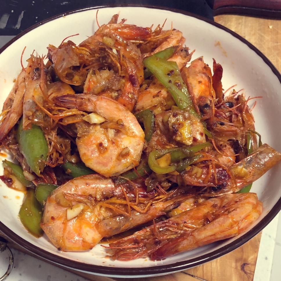 上桌秒没的家常油焖虾