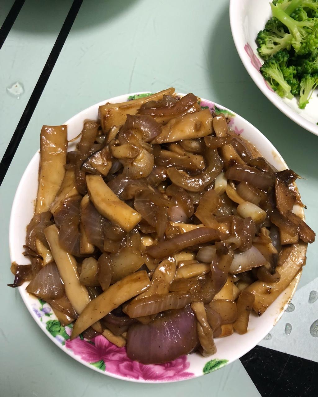 洋葱遇到杏鲍菇