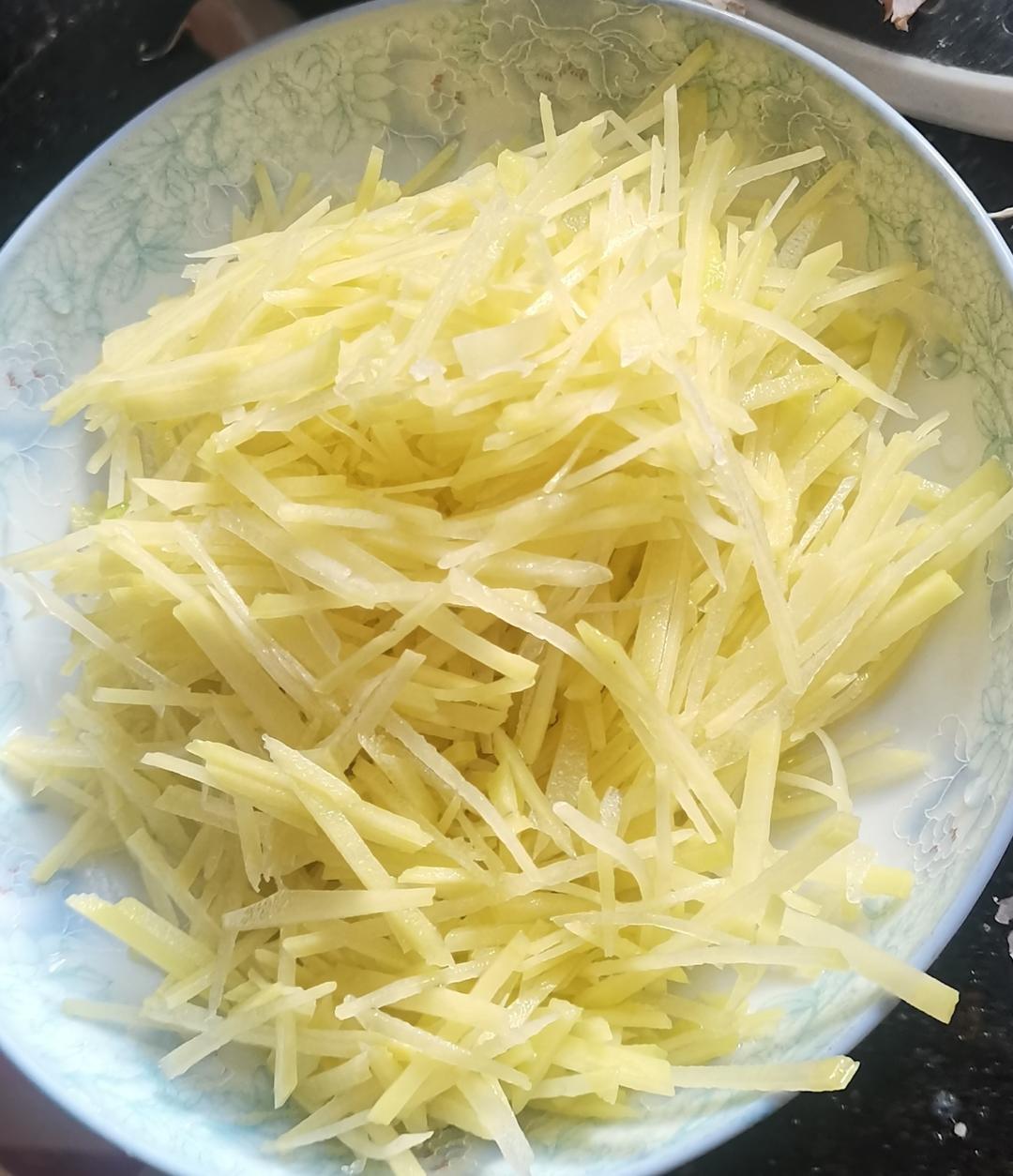 在家也能做出馆子味儿的醋溜/炝炒/酸辣土豆丝（就是那道看似简单，实则步步玄机的土豆丝）