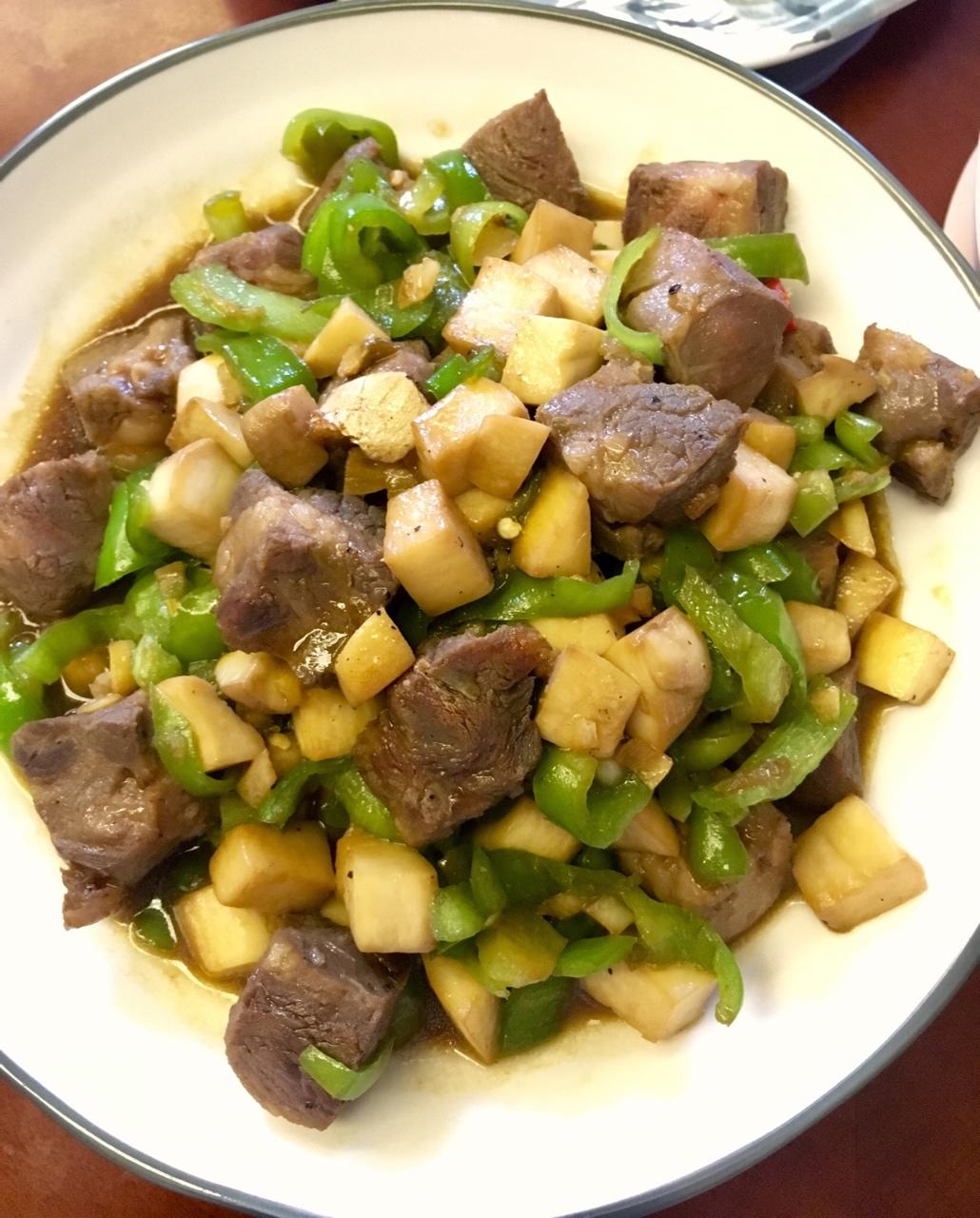 【黑椒杏鲍菇牛肉粒】