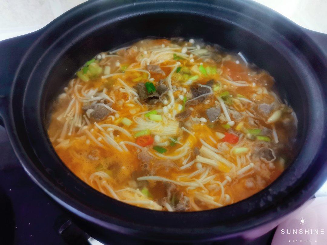 金针菇肥牛番茄锅