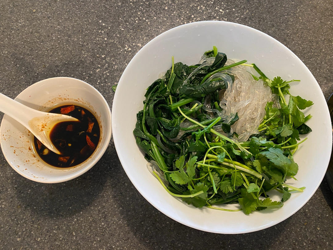 万能凉拌菜料汁（凉拌菠菜粉丝）
