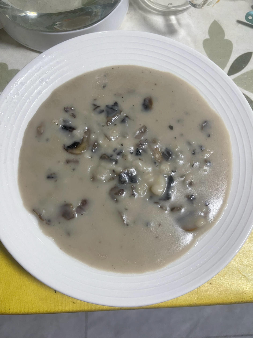 超惊艳奶油蘑菇汤(牛奶版本)