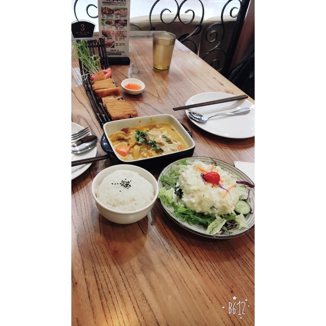外食也要拍拍拍ヾ(✿ﾟ▽ﾟ)ノ