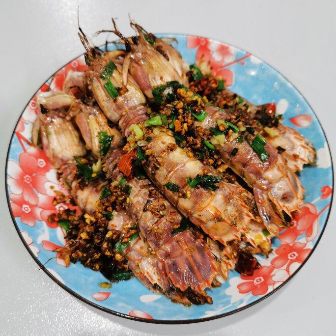 无油炸版的椒盐皮皮虾和巧拨虾壳的方法