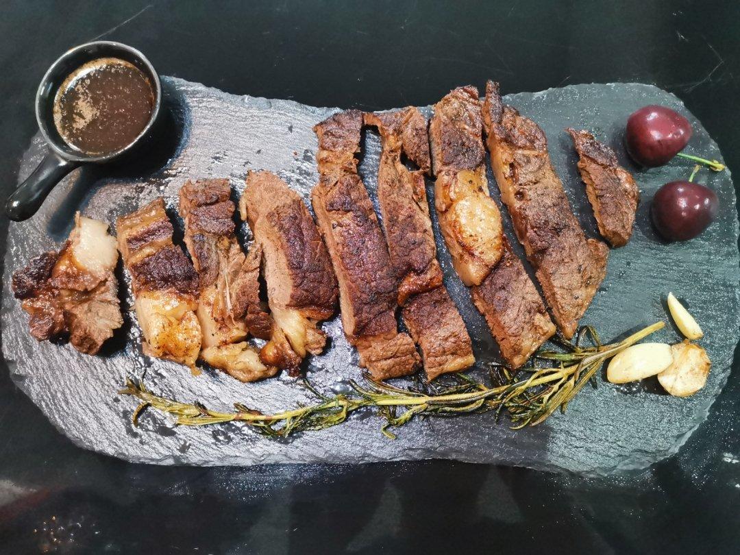 煎2.5厚切和牛牛排