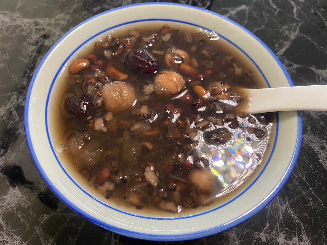 比奶茶好喝的养颜粥/红豆黑豆黑米红米燕麦粥