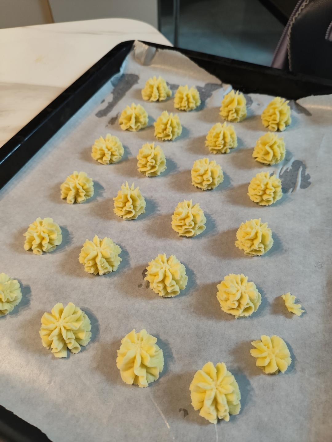 一抿即化酥到掉渣的珍妮曲奇云顶小花/烘焙视频饼干篇1