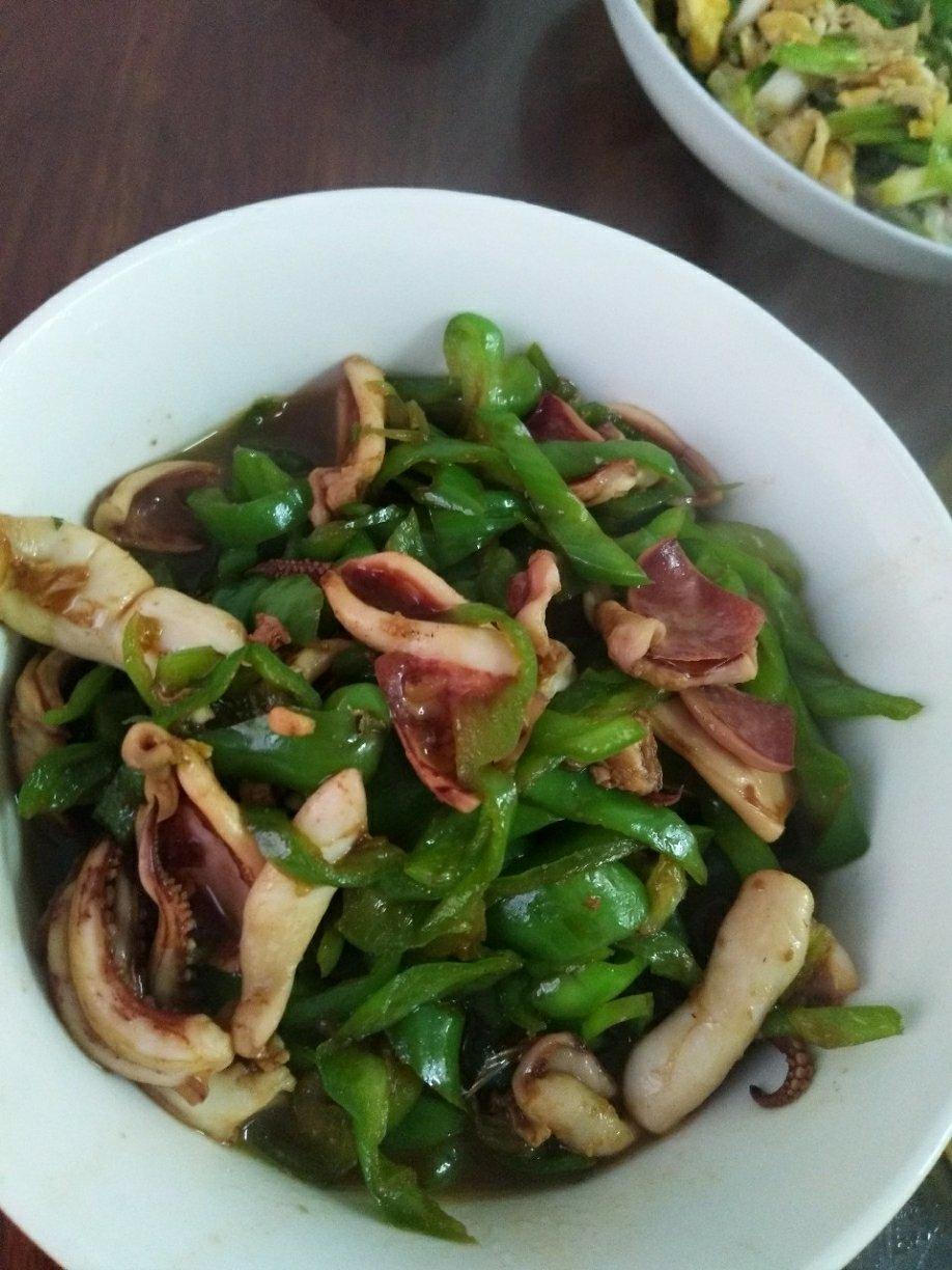 鱿鱼须炒青椒
