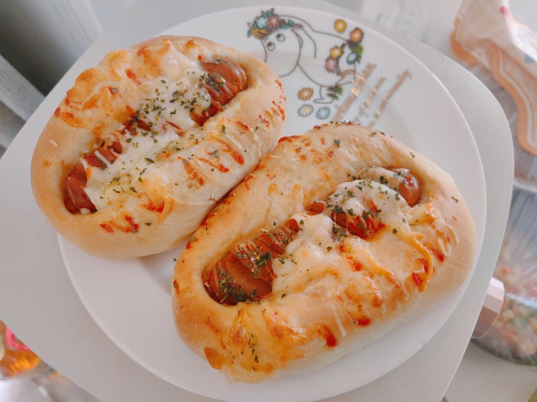 一个面团撑起一家店的台式面包—香肠面包