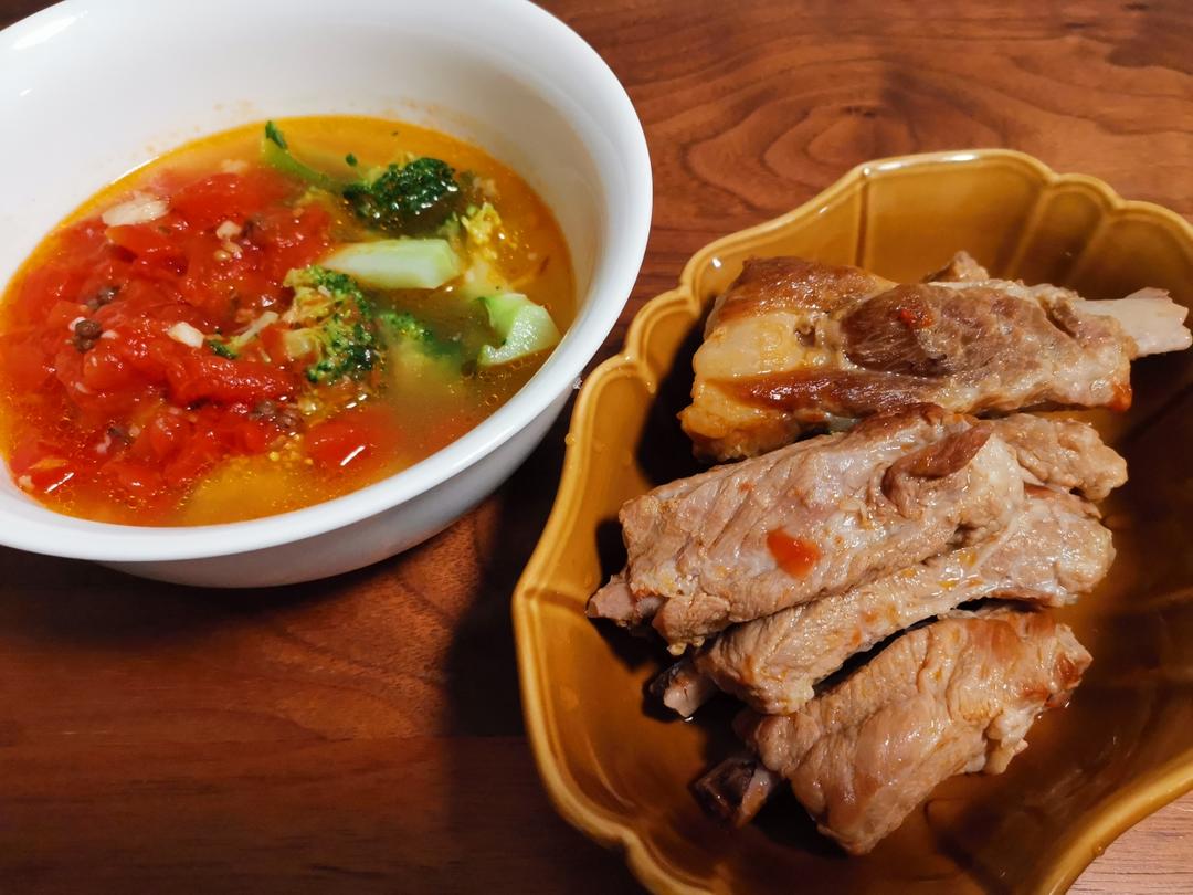 灵魂拌饭，番茄排骨煲❗️❗️一口排骨一口汤，怒吃三碗饭❗️