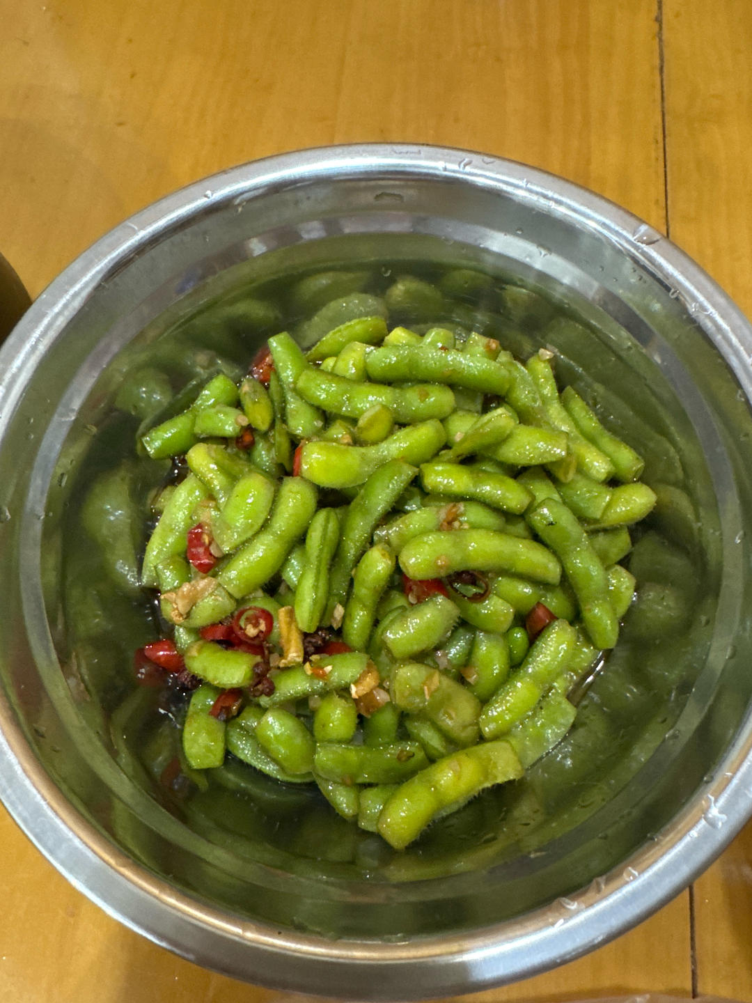 武汉夜市标配嗦毛豆