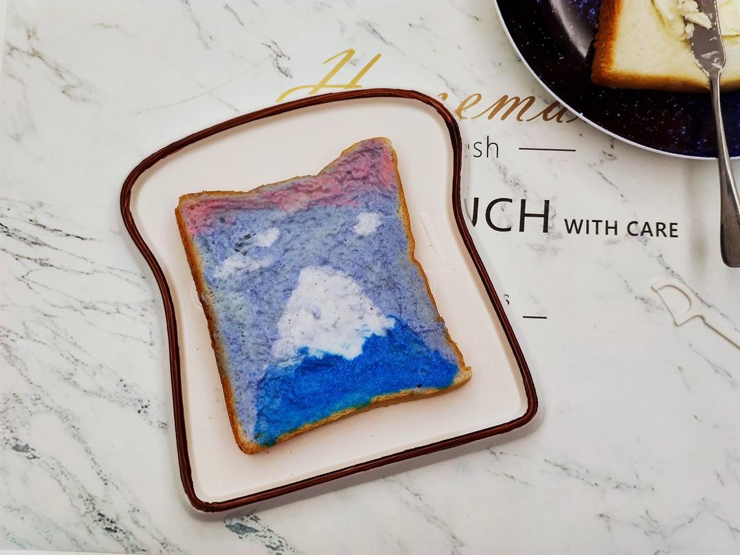 kitty_ycvg做的彩绘酸奶油画吐司《富士山下》