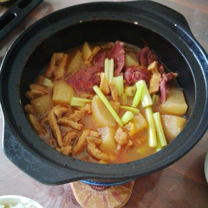 萝卜焖牛肚