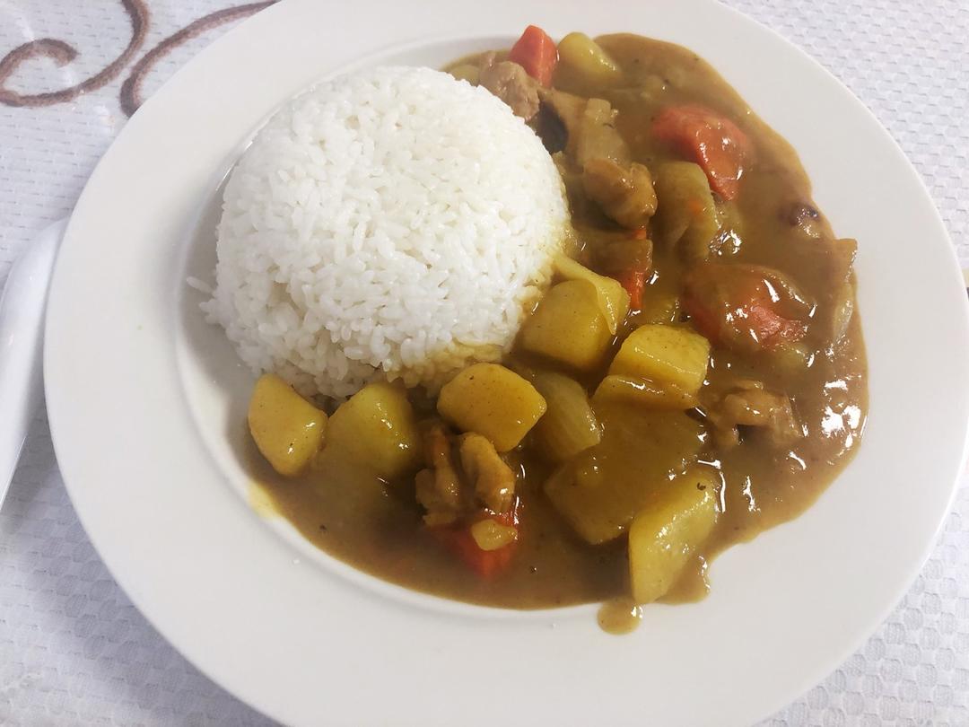 咖喱鸡肉饭