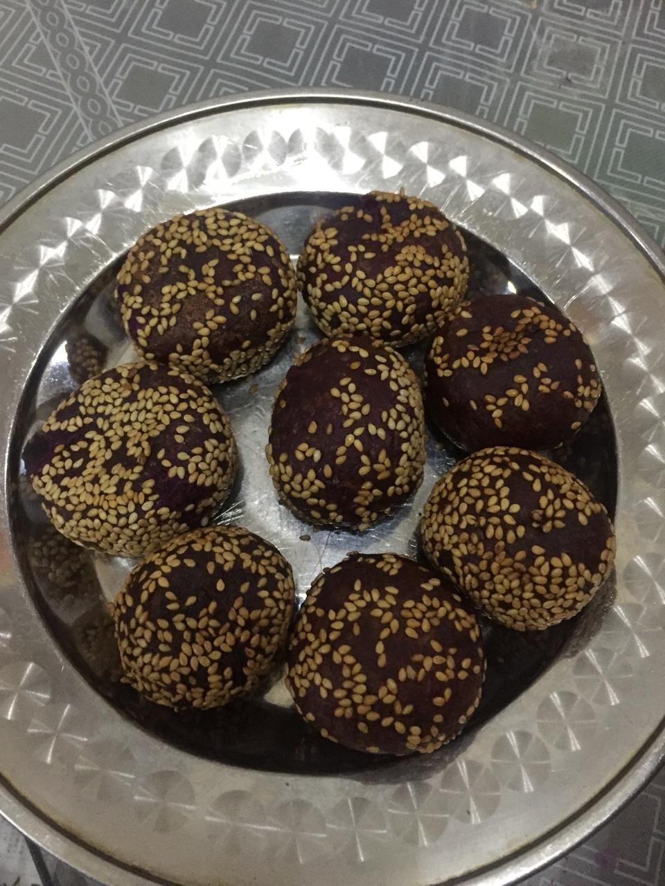 黄金球之一（南瓜芝麻球）