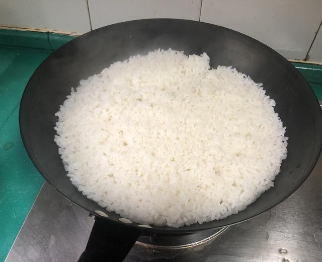 超简单的炒锅煮米饭（附水米比例）