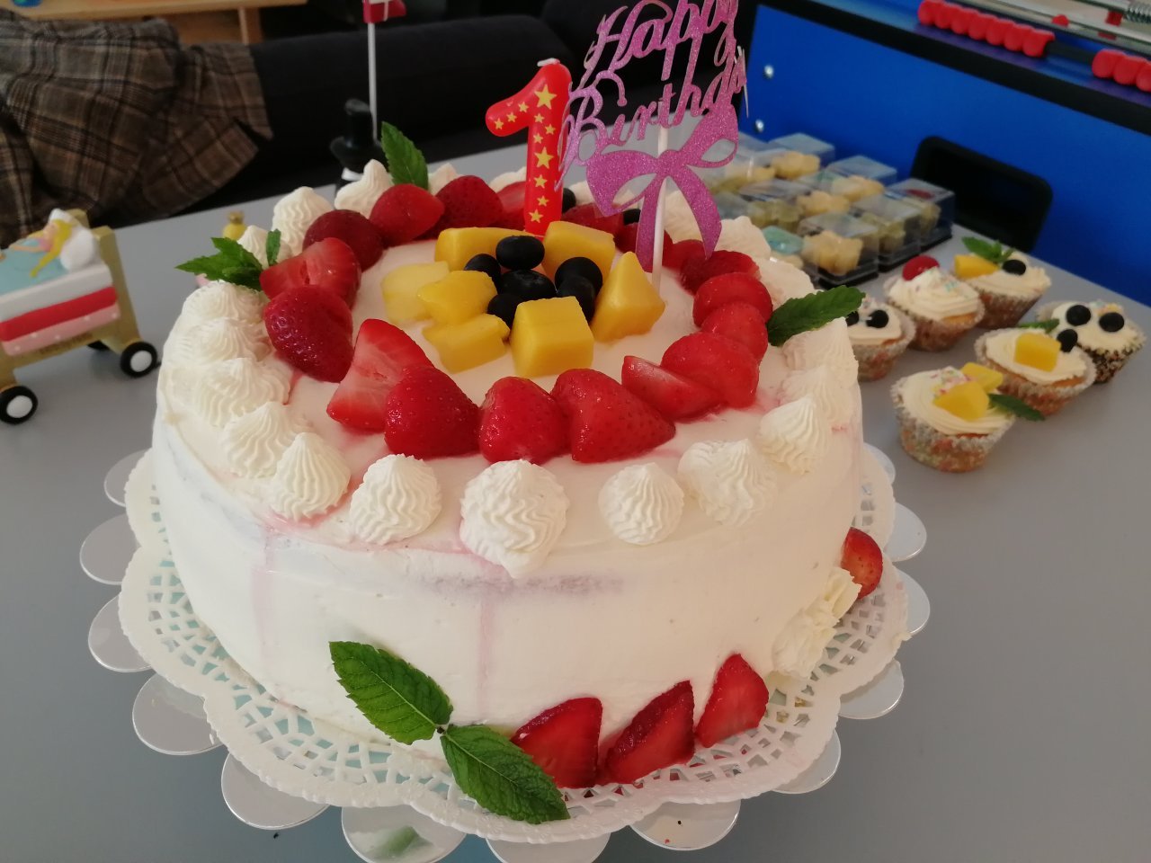 简约8寸草莓🍓生日蛋糕