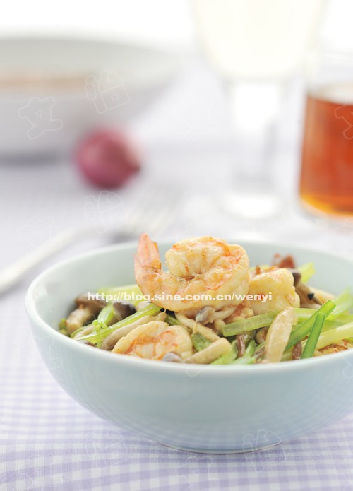 酱烧蘑菇虾球的做法