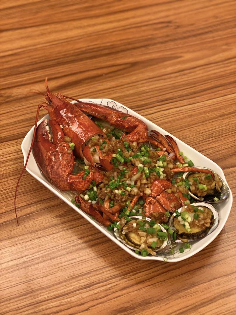 蒜蓉粉丝波士顿龙虾