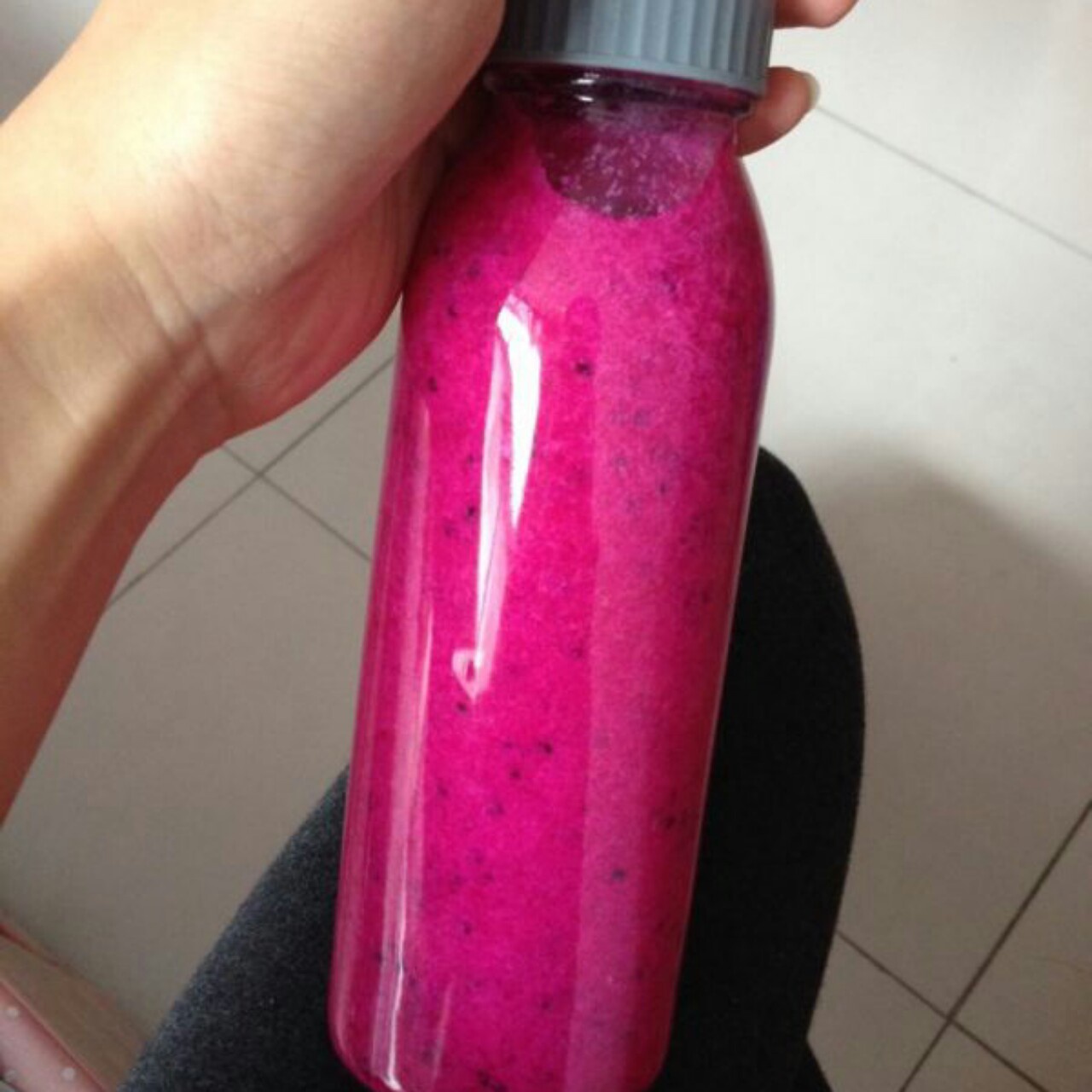 红心火龙果奶昔